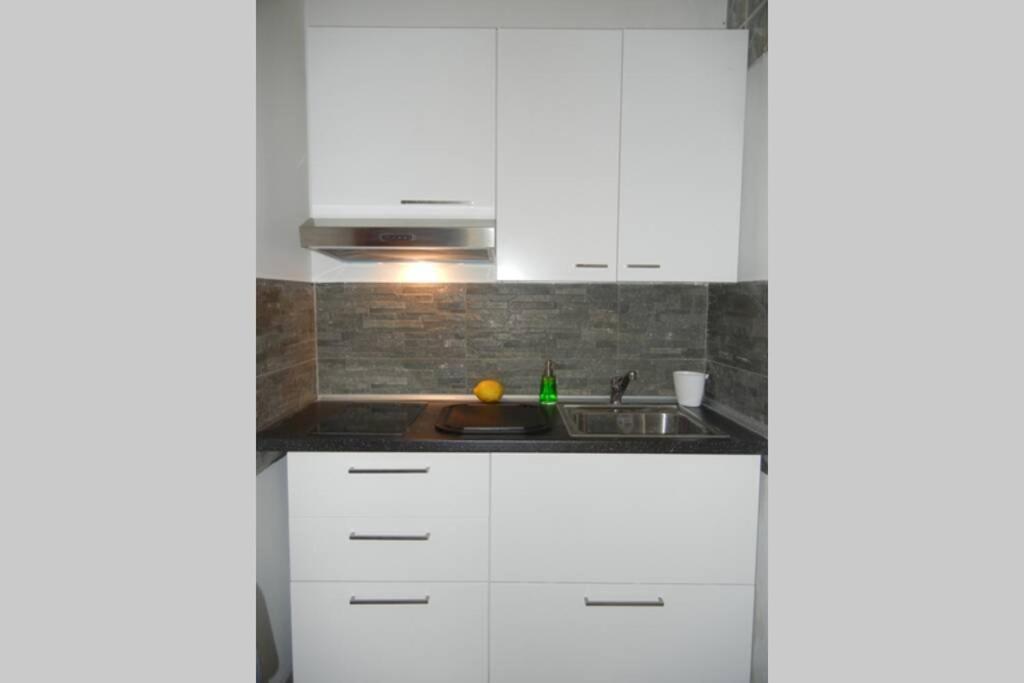 "Little Sicilian Home"-Room With A Private Bathroom & Kitchen -Fridge - And Shared A Beautiful Terrace On Hostel Taormina Center Экстерьер фото