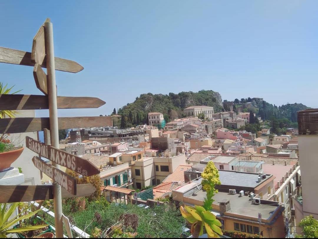 "Little Sicilian Home"-Room With A Private Bathroom & Kitchen -Fridge - And Shared A Beautiful Terrace On Hostel Taormina Center Экстерьер фото